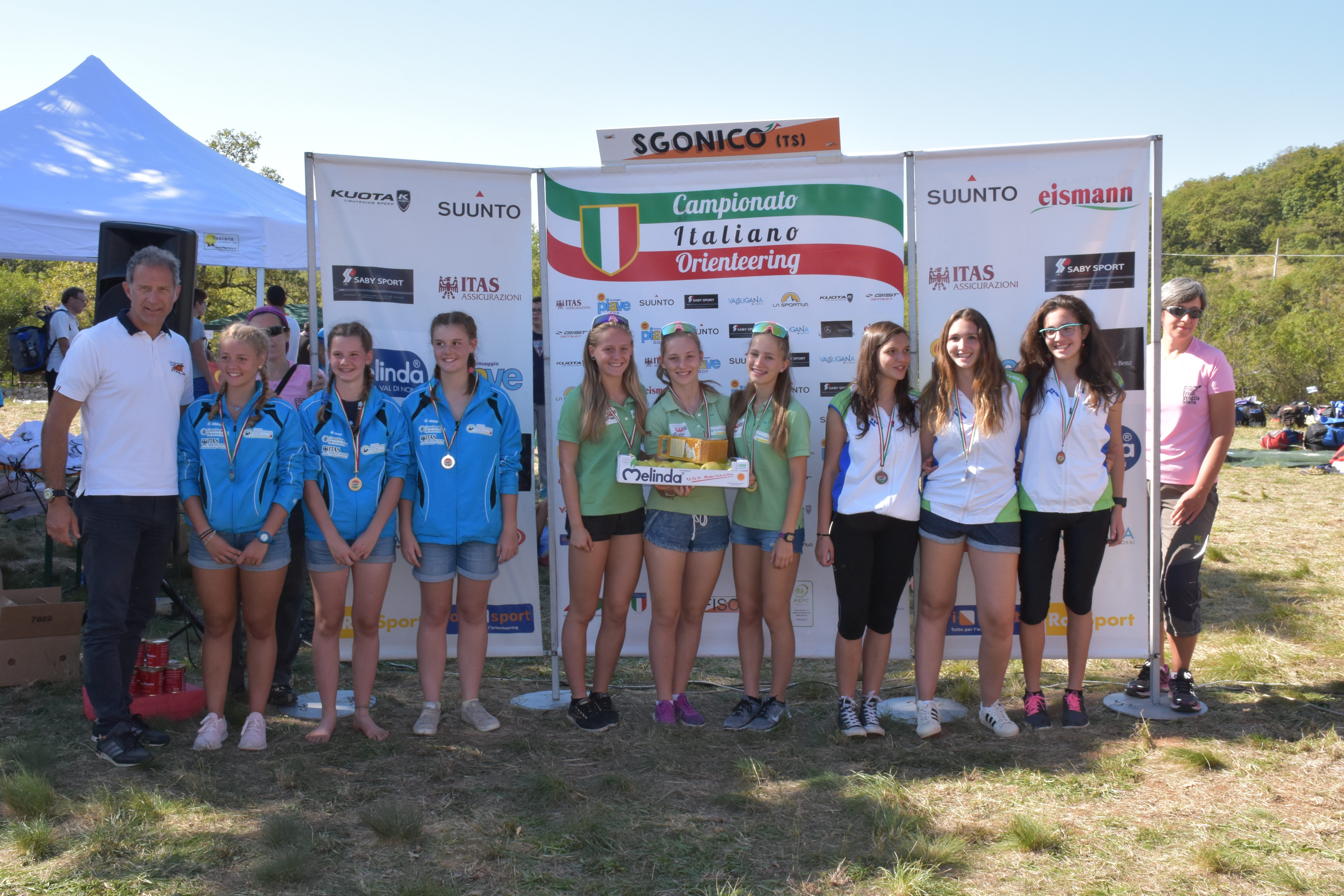 podio-under17-staffetta