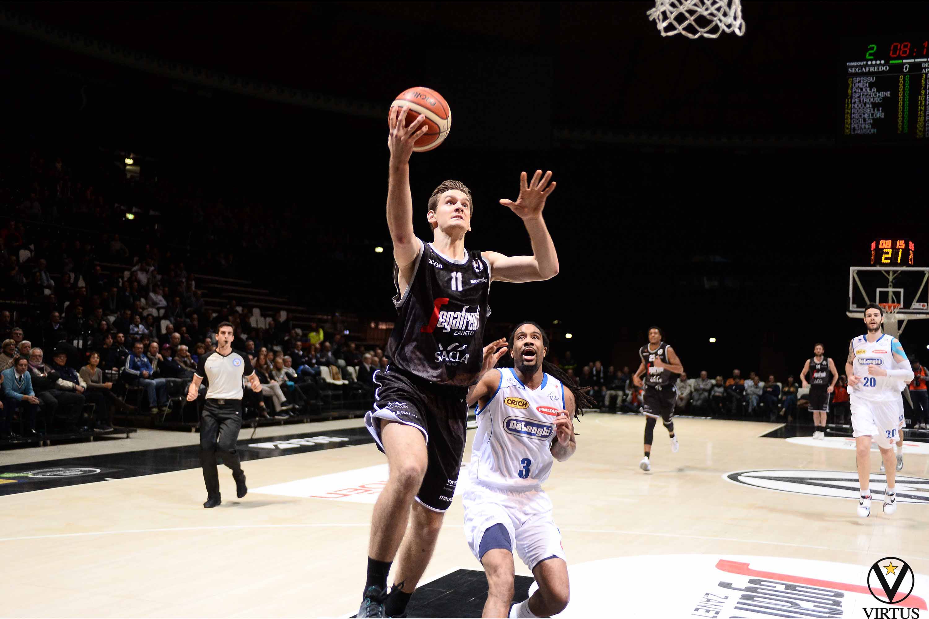 Bologna - 16/11/2016 - Danilo Petrovic della Virtus Segafredo Bologna in azione durante la gara Segafredo Bologna vs De’ Longhi Treviso del campionato di pallacanestro LNP di Serie A2 2016/2017 alla Unipol Arena (Mathias Marchioni / Iguana Press / Virtus Pallacanestro Bologna)