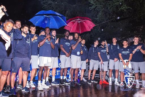 Le foto della presentazione in piazza a Lizzano