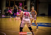 Donne, microfono a Chiara Mini del Progresso