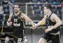 Microfono a coach Djordjevic e ad Adams