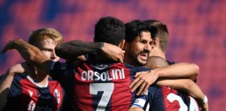 Orsolini in gruppo, Skov Olsen in parte con la squadra